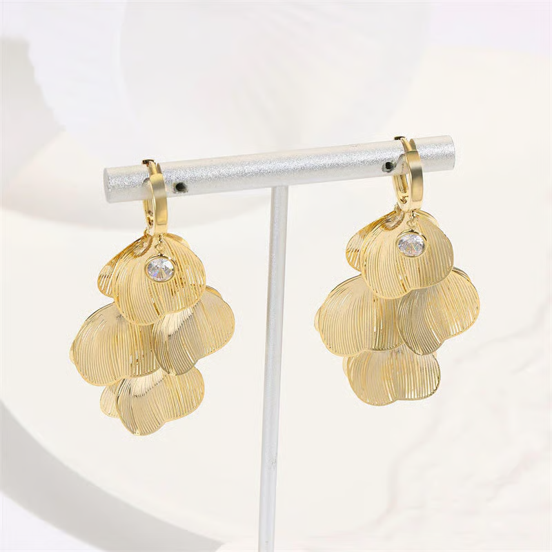 🍀Women's earrings with a leaf-shaped pendant