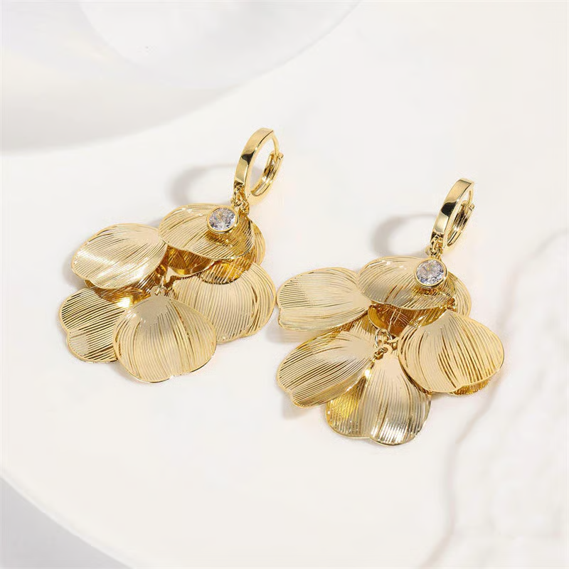 🍀Women's earrings with a leaf-shaped pendant